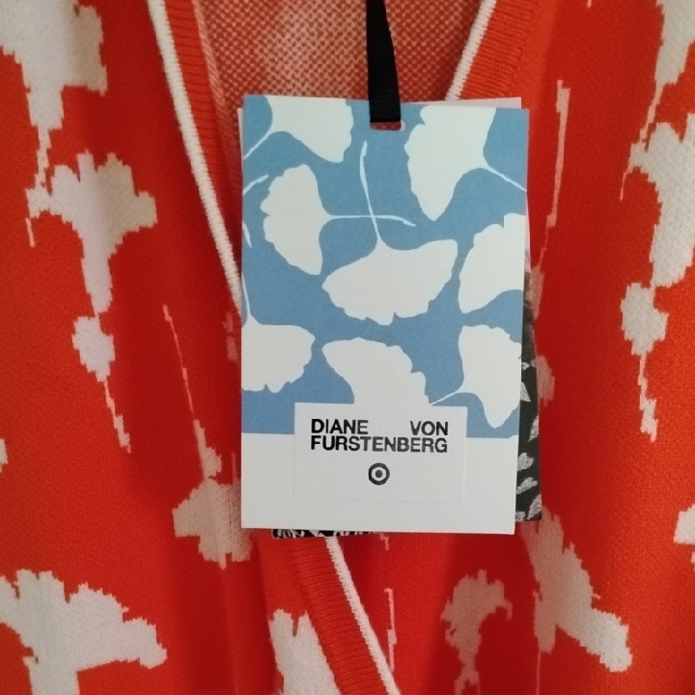 Diane Von Furstenberg Small Collared Wrap Dress NWT - Picture 4 of 5